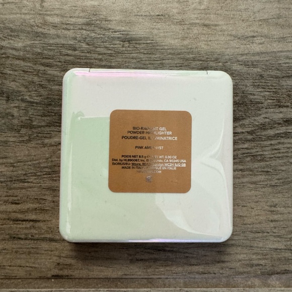 Haus Labs "Pink Amethyst" highlighter - Picture 4 of 12